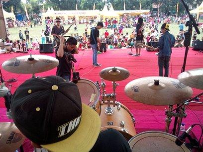 ini ada lagi <a href="/kontras420/">KONTRAS420</a> band dengan mengusung Jamaican music yang berasal dari Semarang.