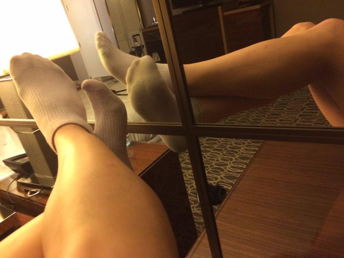 I've worn the same socks for 5 days. My feet smell like vinegar. About to gym it and 1st $100 offer wins<a href="/tag/bbc"class="tags"><span>#bbc</span></a><a href="/tag/spit"class="tags"><span>#spit</span></a>