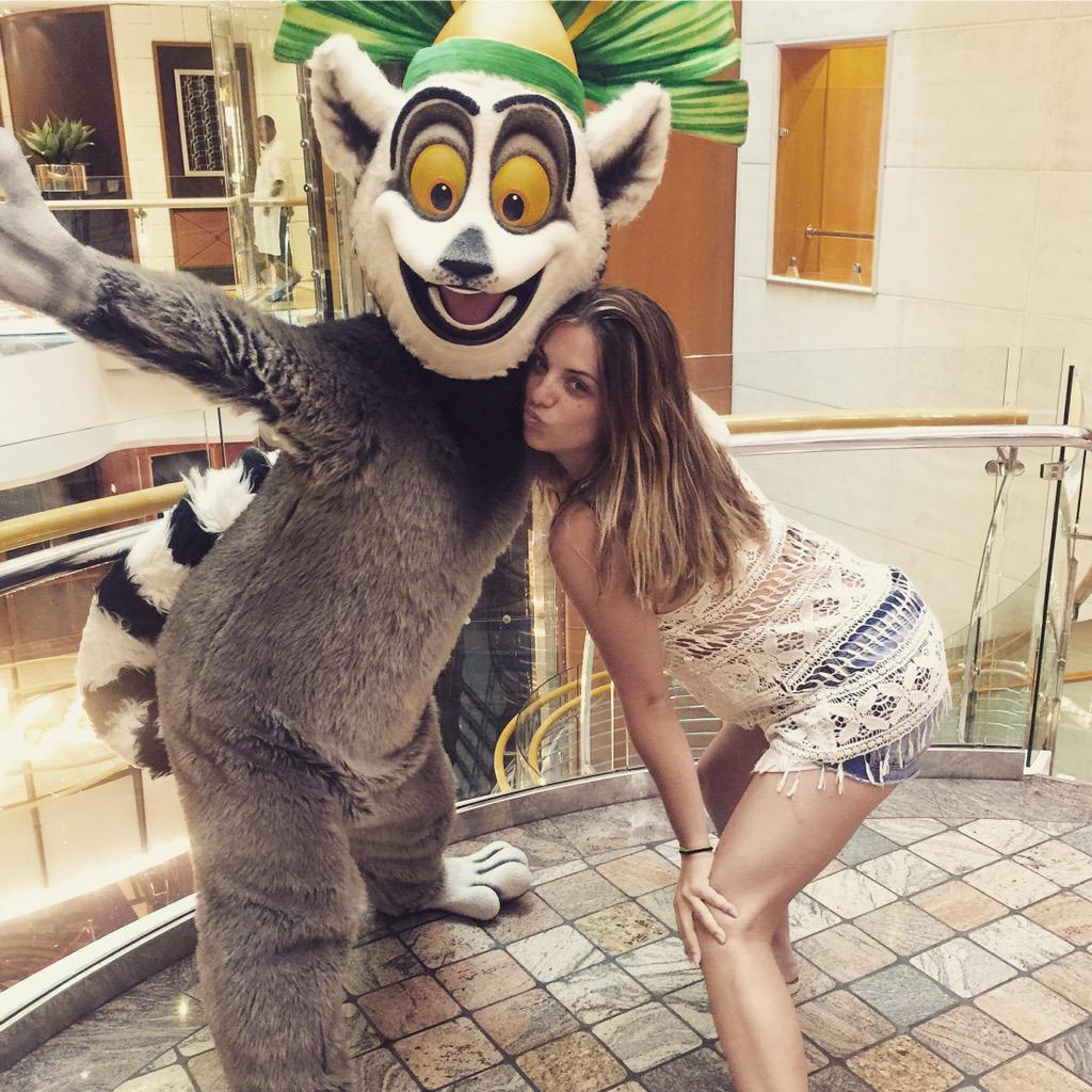 MarcelaLahaud's tweet photo. Eu me remexo MUITO! #DreamWorksExperience
http://t.co/l4sQ5BezS9 http://t.co/wldI91Ui4T
