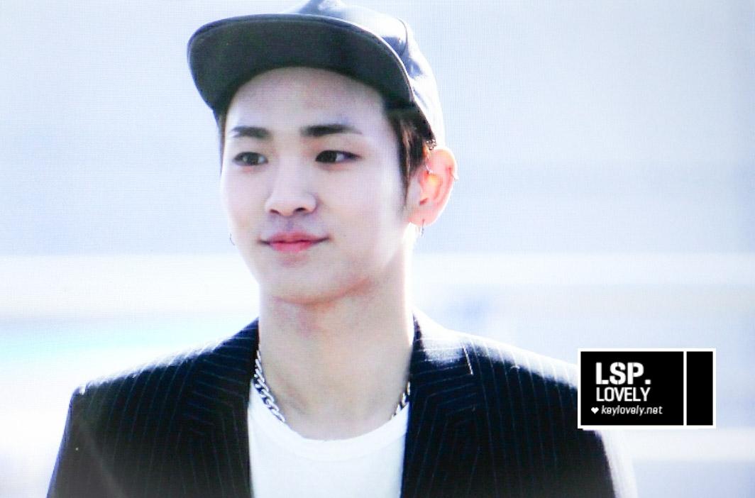 B8VRHS3CYAMFeWe.jpg:large