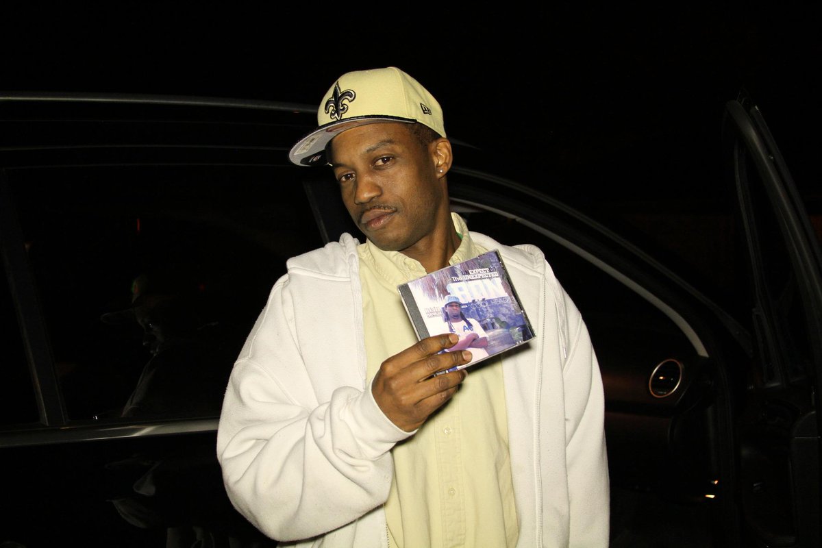 RealProfitEnt1's tweet photo. Got your copy of Expect The Unexpected? #ExpectTheUnexpected http://t.co/ozf44Ibjsa