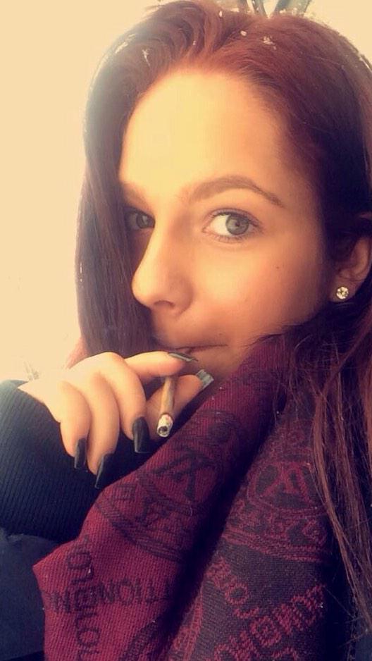 420_cloud's tweet photo. Beautiful girls that smoke😍😍 watch some Netflix with me and cuddle??👊😏 #high #weed #smoke #420_cloud http://t.co/LBpFeadLvs