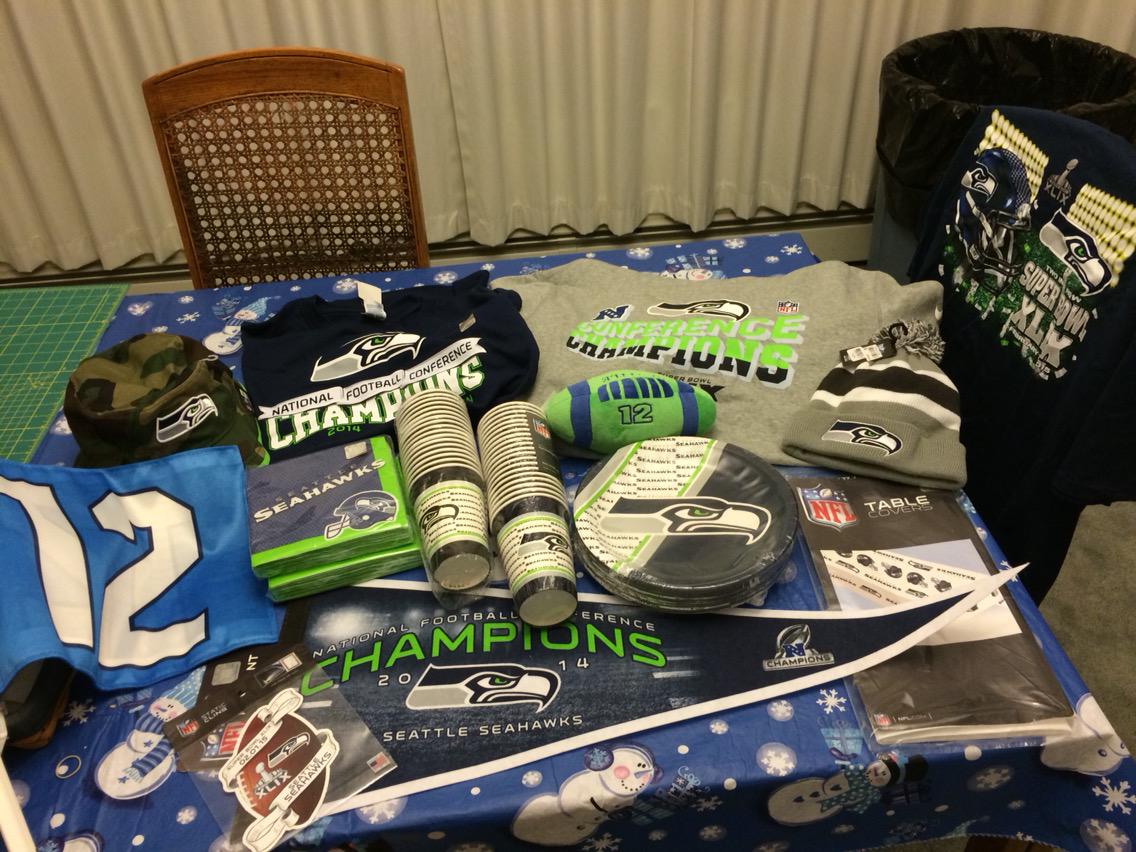 chevylady96's tweet photo. All set for the #Seahawks game. Thanks to mom, a friend, &amp; Alaska Airlines. http://t.co/njoNML1XxF