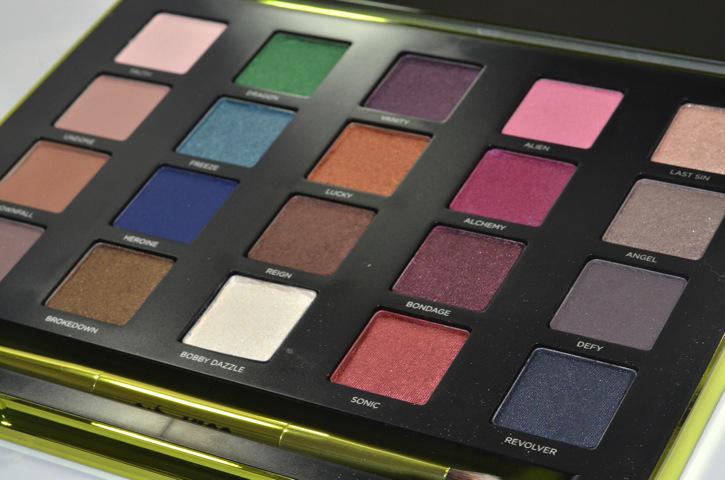 theprettysister's tweet photo. Get one before we run out http://t.co/qgDB8jFw66 URBAN DECAY VICE http://t.co/HkGBOLjnSb