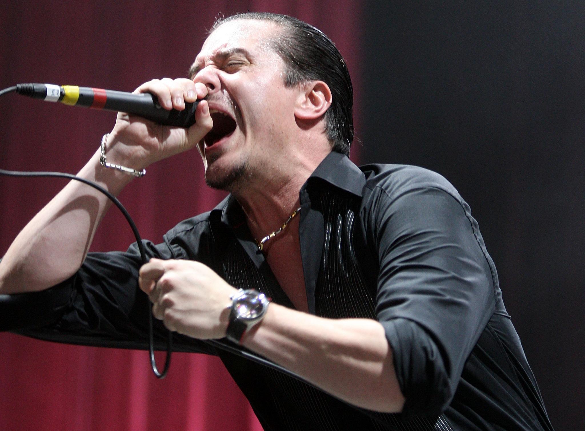 Feliz cumpleaños / Happy Birthday Mike Patton!!  