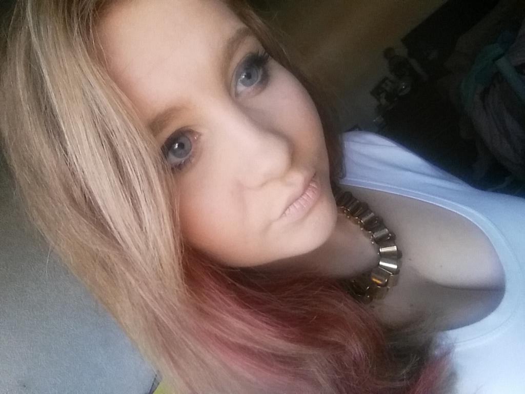 vickycrowhurst tweet picture