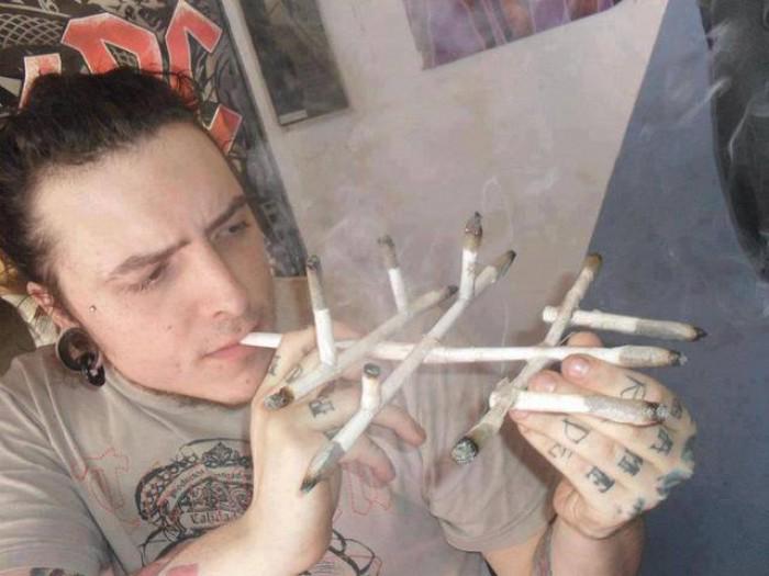 GrowLandiaOFI's tweet photo. ¡Menuda ballesta!  - Follow @HighPhotos420 - http://t.co/MrC8XTP9gA http://t.co/kWp304gYId