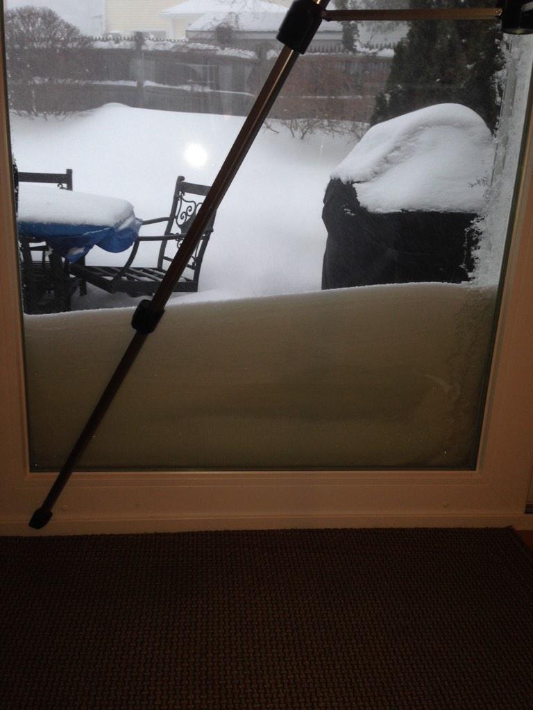 mlplovers3000's tweet photo. Soooo much snow! http://t.co/KCfeQkItpb
