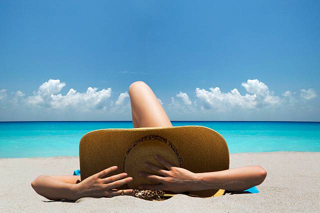changegroupUK's tweet photo. With the Euro at an all-time low, now's the perfect time for some winter sun http://t.co/YKPFsGQTET #traveltuesday http://t.co/5Ccyr0qaE9
