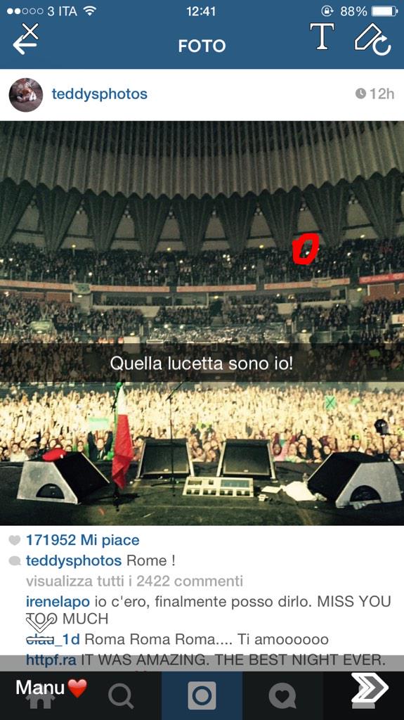 EllieGiuliani's tweet photo. 👋👋 #EdinRome @edsheeran http://t.co/pwZaSNLAYZ