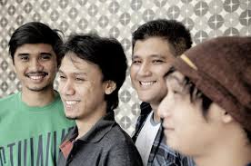 unisifmyk's tweet photo. [posisi 03] #UnisiSelection @sheilaon7 - Lapang Dada | @SheilaGankJogja | @SonyMusicID http://t.co/yXDwYEFvAr http://t.co/AKV9Nb46cT