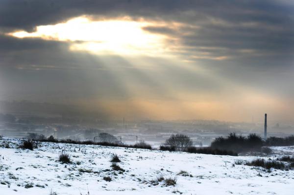 lancstelegraph's tweet photo. ICY BLAST: Severe weather warning of snow issued for East Lancashire

http://t.co/vuIPJhQzXz http://t.co/ZR6STXZ7xc