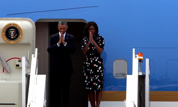 DainikBhaskar's tweet photo. #BarackObama का संदेश, धर्म के नाम पर नहीं बंटेगा तो आगे बढ़ेगा भारत http://t.co/uwHVSoIJjy #RDayWithObama http://t.co/ZqRWNUerru