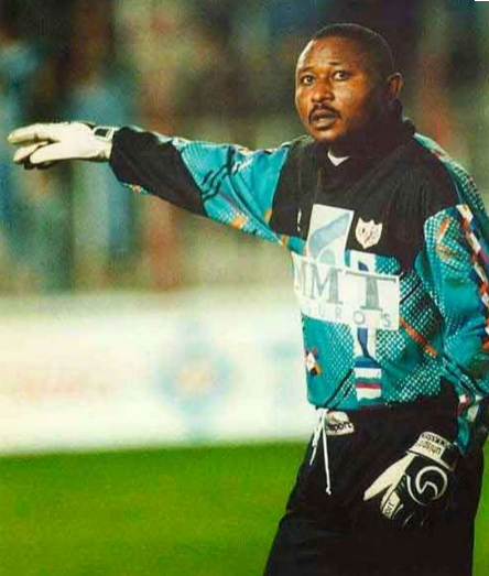 clappingmedia's tweet photo. [#Décès] L'ancien gardien nigérien de Rayo Wilfred Agbonavbare est décédé ce jour d'un cancer. #RIP http://t.co/6TMAL5hsIZ