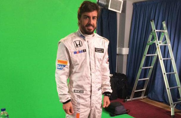 TheBestF1es's tweet photo. El nuevo McLaren-Honda podría ser de color negro - http://t.co/rsEf06ttg6 http://t.co/7azhmWTkID