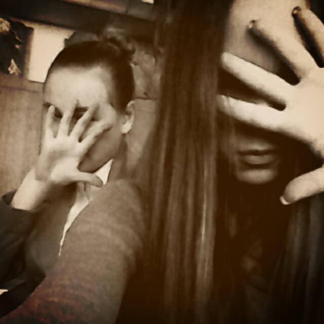ialinko8's tweet photo. Жизнь без подруг , не как ♚♚♚♚ http://t.co/7QiJFryjbA