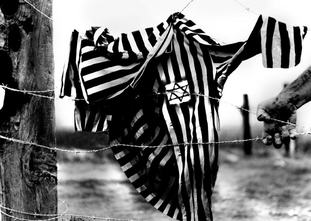 "Nonostante tutto, io credo che la gente sia davvero buona, nel proprio cuore"
Anna Frank