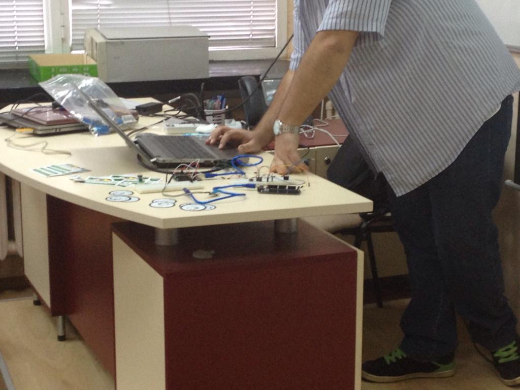 Obecto's tweet image. #Arduiono workshop at NPMG by Obecto :) #coding #programming