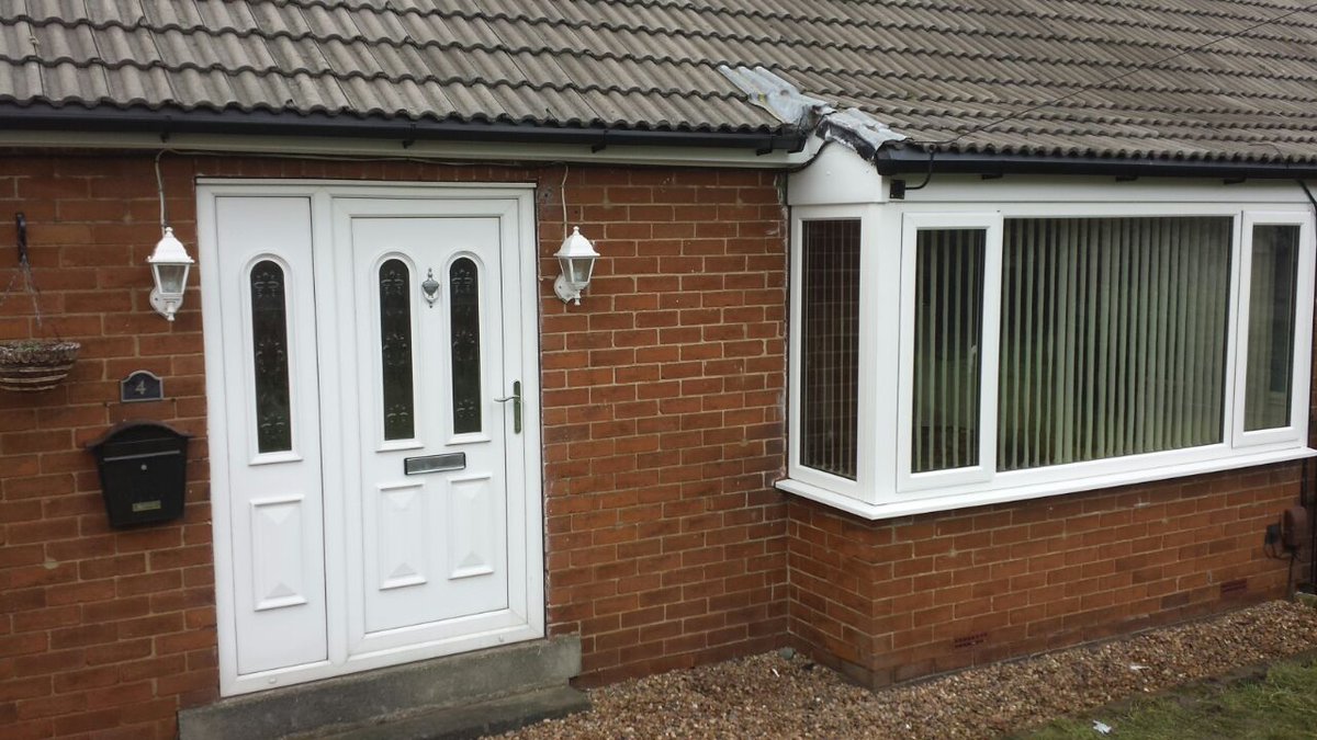 Alpine_Glass's tweet photo. this mornings installation 
#upvc #door #window #rehau #bay
@KeyframeUK @REHAUwindows @REHAU_Windows http://t.co/Su44AEFm4a