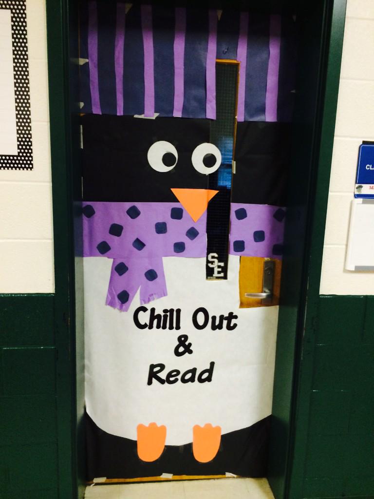 apes0088's tweet photo. Loving our classroom doors @SEMSPatriots #readersareleaders #rssmiddle http://t.co/bFoqJyI9QF