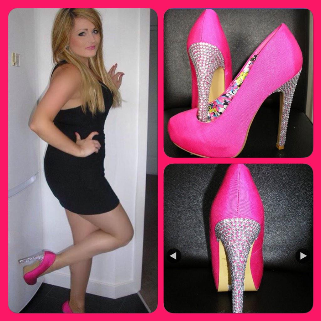 CrystalCouture6's tweet photo. ❤️ Some of my customers showing off their sparkly creations ❤️ http://t.co/5Y4AjoqAYV