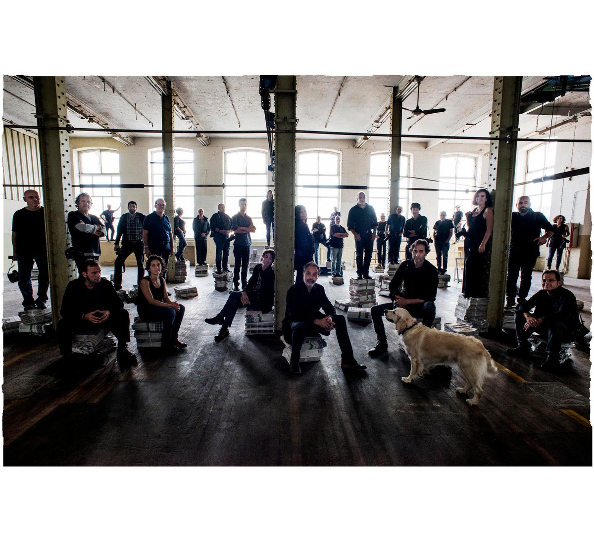 [#fotoperiodisme] Gran exposició #1Dia1Foto amb <a href="/Criscalder/">Cristina Calderer</a> <a href="/JordiVPou/">Jordi V. Pou</a> <a href="/perepunti/">Pere Puntí</a> miquelpellicer.com/2015/01/1dia1f… vía <a href="/mik1977/">Miquel Pellicer</a>