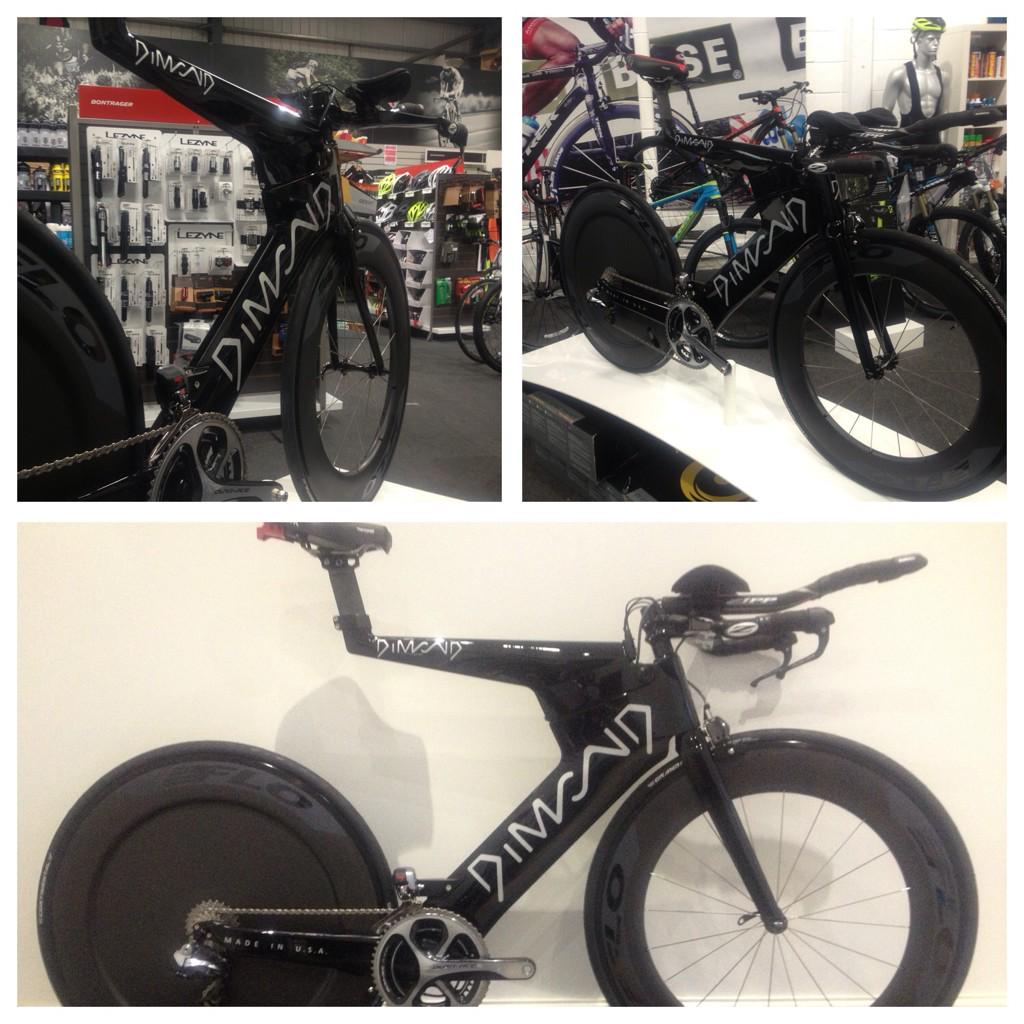 VeloDynamics's tweet photo. Show bike for sale (UK only), full Di2 Dura Ace, Zipp Vuka bars and Flo wheels. DM for more information. http://t.co/ffOHSbsMl3