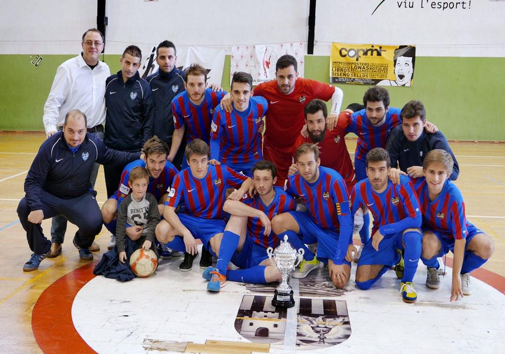 10kalboraya's tweet photo. El @LevanteUDDM B campeón de la I #CopaSFS #Alboraya 2015 http://t.co/wt1an8MvQS #futbolsala http://t.co/szMAvA9pNJ