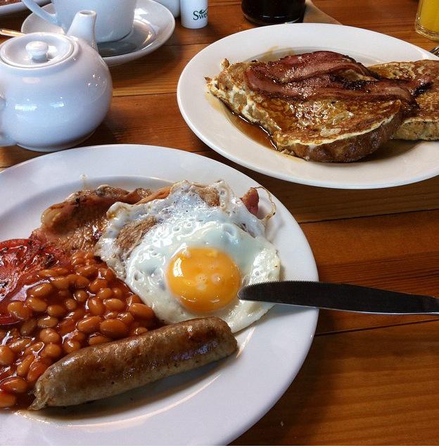 BakerTomsBread's tweet photo. Busy #BreakfastWeek at the Bakery Cafe in pool http://t.co/CVtUZyoGRO