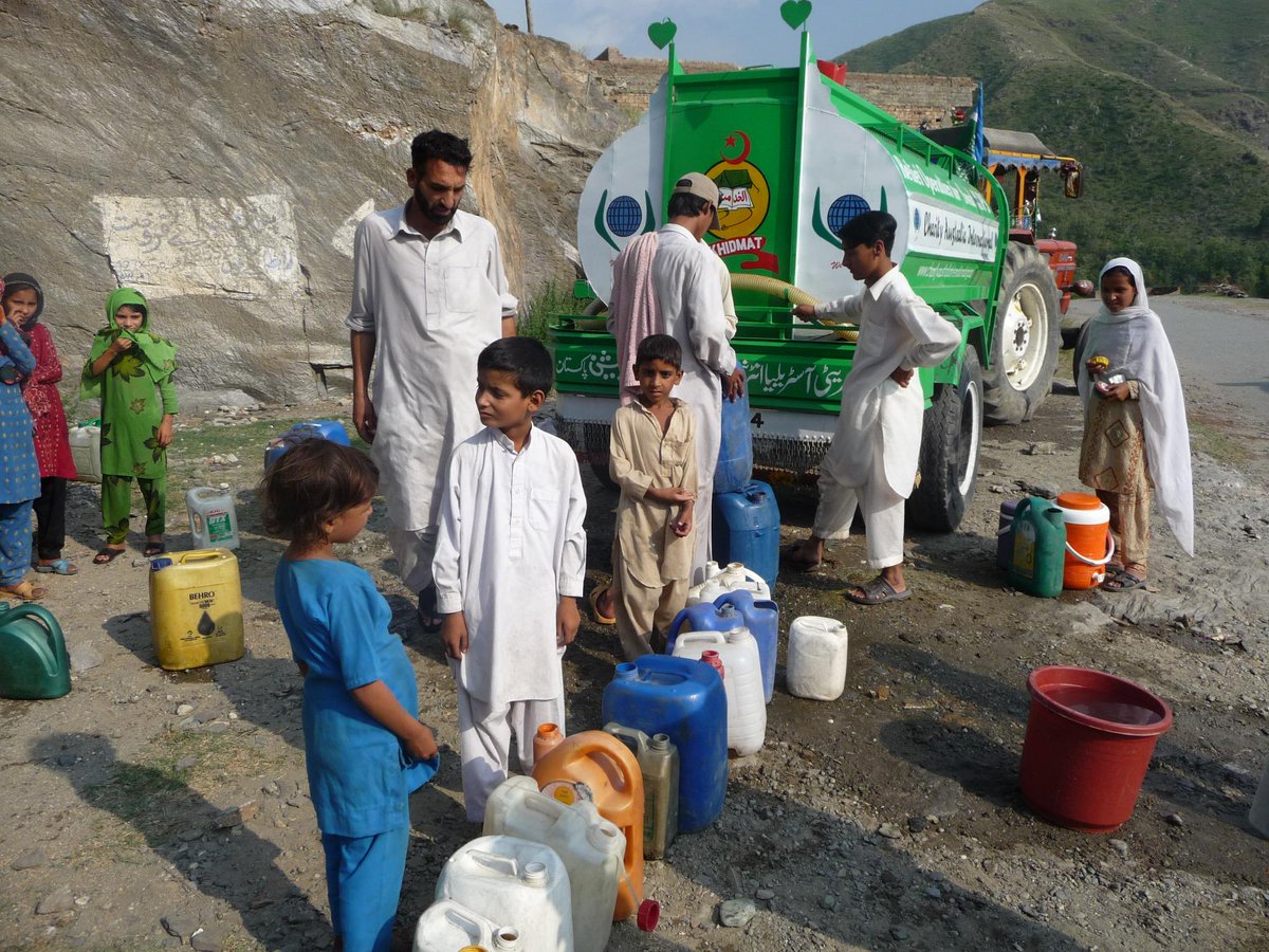 Info_ALKHIDMAT's tweet photo. الخدمت واٹر پروجیکٹ برائے متاثرین سوات
#WellDoneAlkhidmat http://t.co/UPVvkRQMFW