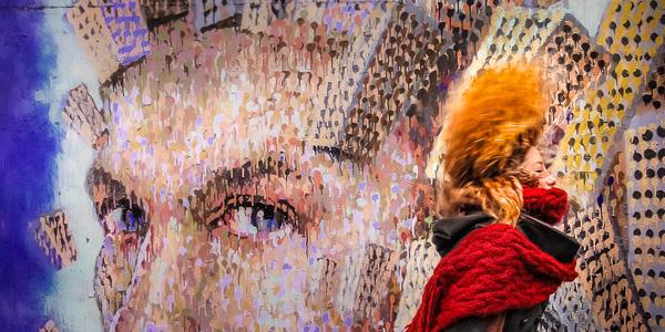 "Street Interaction" by #Photographer JAN KALISH - #PictureOfTheDay - <a href="/OneEyeland/">One Eyeland</a> 2015-01-27 goo.gl/p8Uoho