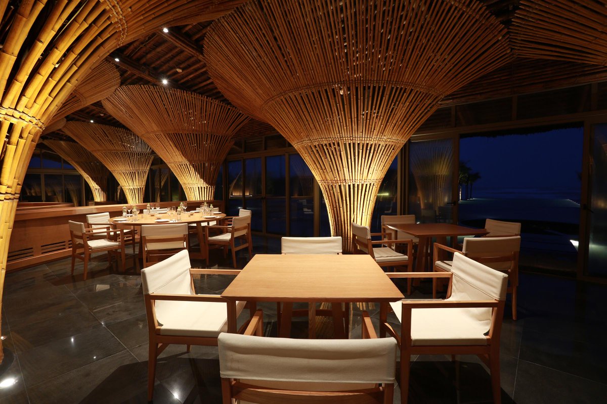Naman_Retreat's tweet photo. #HayHay evokes a cozy, yet elegant ambience where guests enjoy distinctive Vietnamese #cuisine. http://t.co/p0M78sh72y