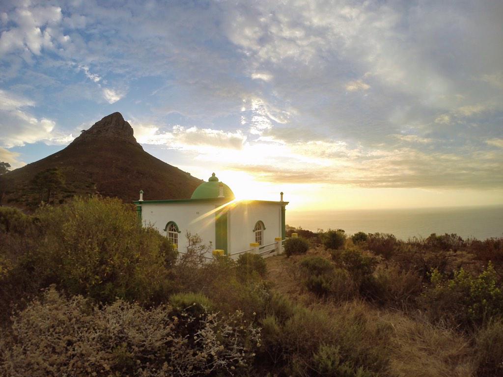 Have you explored the hiking trail along Signal Hill? It's perfect for a romantic sunset hike :) #ExploreCapeTown