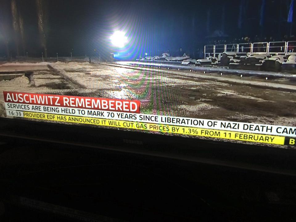 unsie1971's tweet photo. Hmm sky are a bit insensitive ???? Check the yellow strip !!! http://t.co/QGFCs2So2M