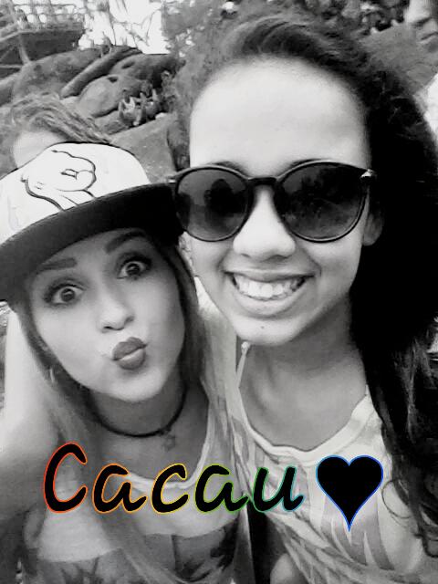sarah_dts's tweet photo. Linda,Linda !!!! @cacau_sshow #EncontroDeVinersRJ
Amei te conhecer, sua fofa <3 http://t.co/qyhytMhw5n