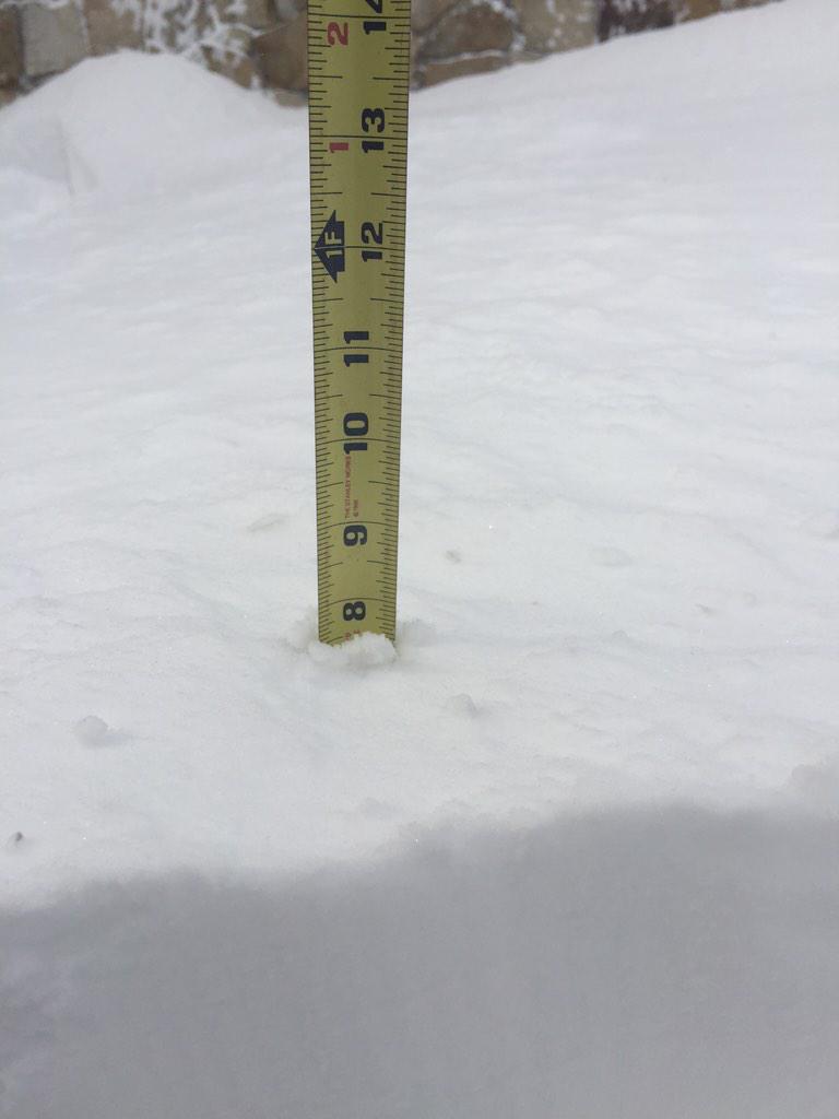 Joe_Fusco's tweet photo. @gilsimmons @SamKantrow about 7.5 inches in Shelton this afternoon. Wind is still fierce but snow has died down http://t.co/GOE32gfERu
