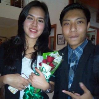 Siapapun yg tau gmn vokalis benefit <a href="/GregoriuzBayu/">Gregorius Bayu A.S</a> bisa melakukan ini harap ksh tau mimin. Mimin juga mauu !! Aaaaa