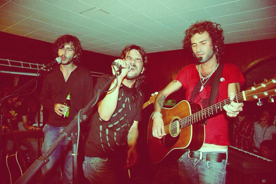 Leiva_Oficial's tweet photo. Con Xoelín y Quique en El Nautico hace 10 años fácil. Bonitos recuerdos. Quiero mucho a esos tíos. L http://t.co/aIwtcZYllC