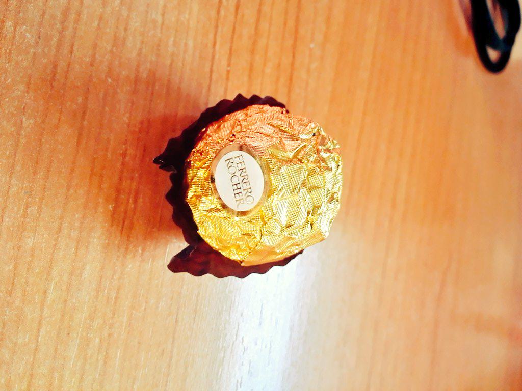 olaya_sanchez's tweet photo. Ella si que es un bombón @rebecag21 :) http://t.co/Mqmf5L6ajq