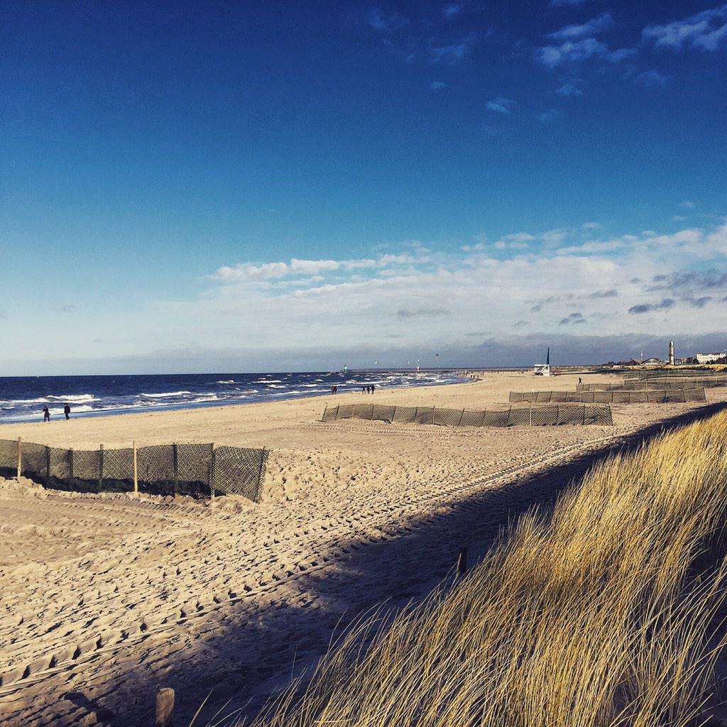 warnemuender's tweet photo. Wetter ist Bombe - ab an den Strand!#Warnemünde http://t.co/j3K4ZNoEUx