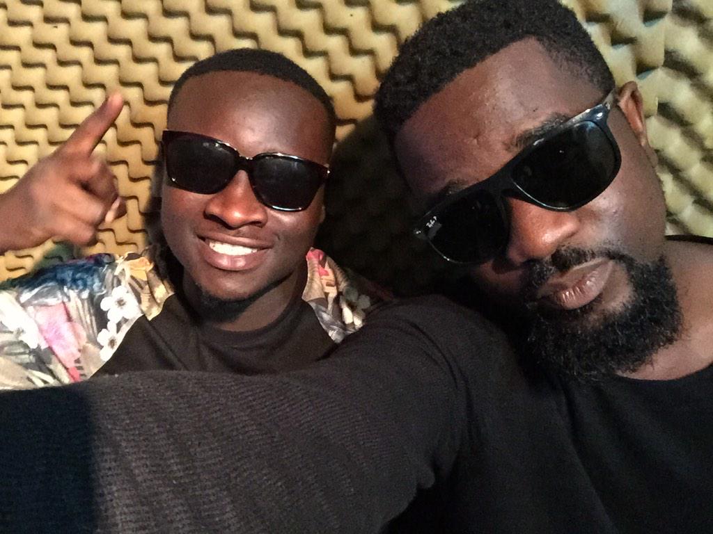 Altergola's tweet photo. 💪“@sarkodie: Work time.... @killbeatz @ohene_faruku @possigee http://t.co/2LCVyNYVUR”
