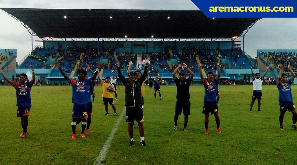 AremafcOfficial's tweet photo. Kami Juaranya! http://t.co/r2qmc9jrDz http://t.co/7tw2C98Icp