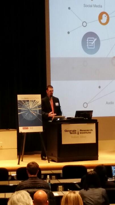 gallifreyan's tweet image. Here&apos;s @kingmesal at #bigdataeverywhere ATL starting the session out.
