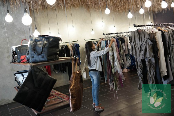 D-Labels Boutique #Seminyak  #Bali: Koleksi #Busana #Desainer Ternama Namun Ramah Bagi Kantong ulin.in/sZK