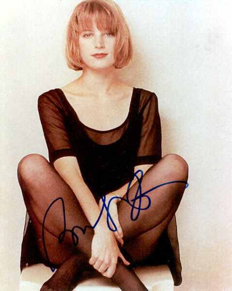 Happy birthday to the lovely lurverly Bridget Fonda 