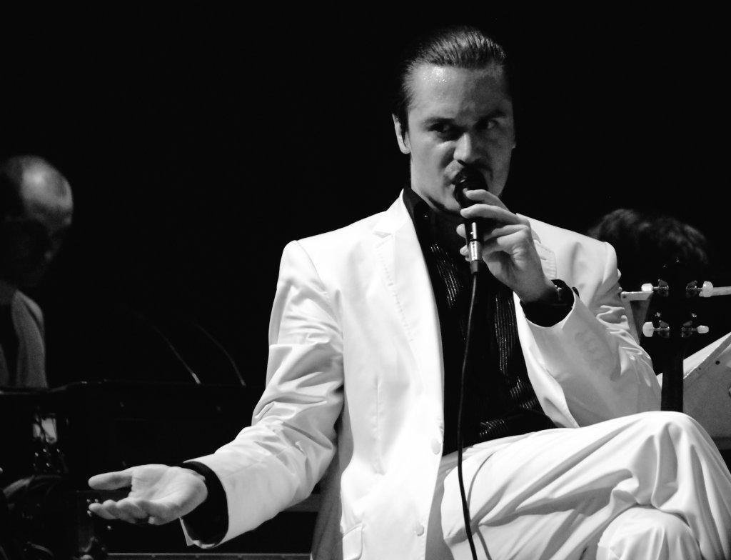 \"Happy birthday, fucker.\"
Happy Birthday to my favorite singer in the world. Mike Patton! 