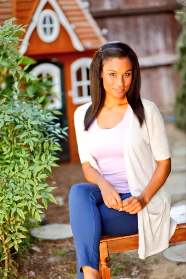 CalaisRobinson's tweet photo. Click"📷 "click"📷 "click"📷...a sneak peak...#photoshoot. #CESDmodel💁 #BOSSlady💋 #CreatingMyReality🎉 #ClosedSet🚷 http://t.co/JkyaepqvLt