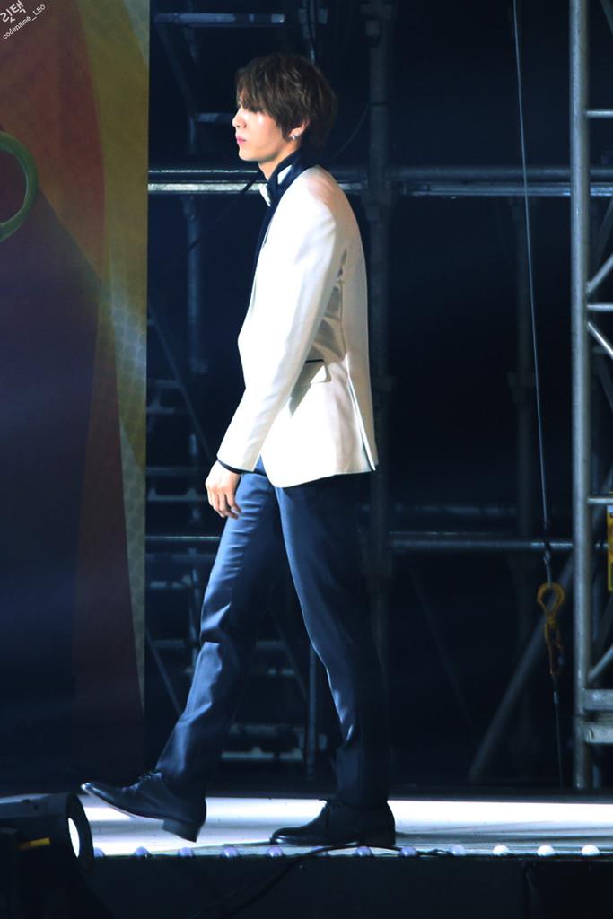 B8XRycCCcAA5-uk.jpg:large