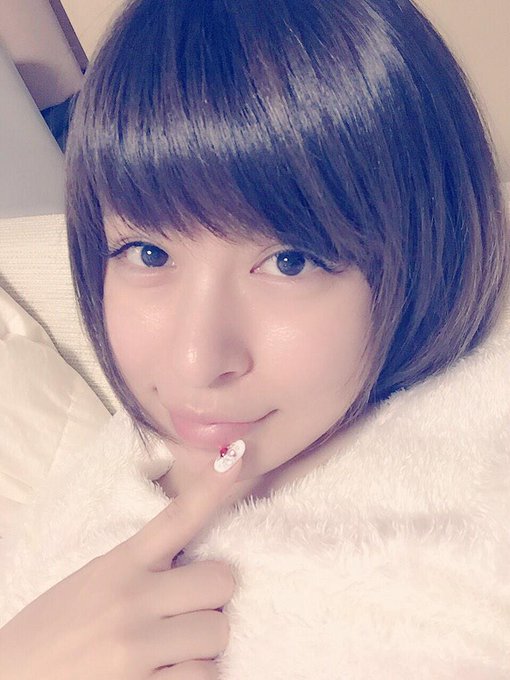 今日髪の毛ちゅるちゅるに してもらった♡˖꒰ᵕ༚ᵕ⑅꒱ シャンプーとトリートメントも 買ったし♡♡ちょっと切ったよ♡♡ すっぴん、悪しからず(&acute;&times;&omega;&times;`) http://t.co/RQxSiqd1pt