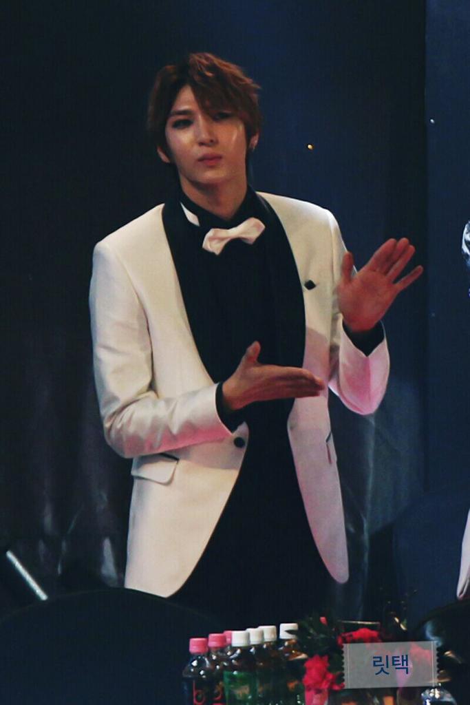 B8XXFfgCcAEwlZ_.jpg:large